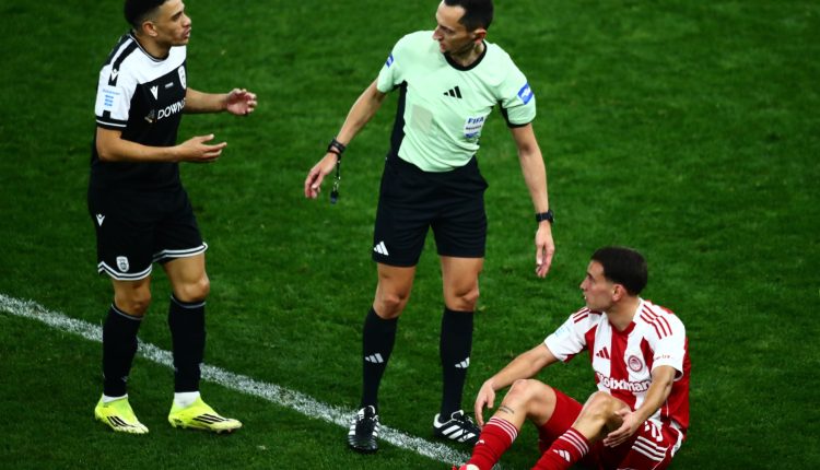 Ολυμπιακός:-Ενοχλήσεις-στον-προσαγωγό-ο-Έσε,-ξεκαθαρίζει-η-κατάστασή-του