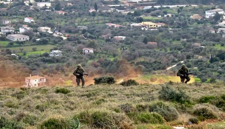 Έλληνες-απαντούν-για-την-επιστράτευση:-«Το-καθήκον-μας-καλεί»-–-«Δεν-έχω-κανένα-λόγο-να-πολεμήσω»