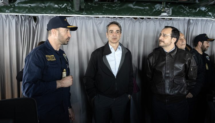 eπίσκεψη-Κυρ.-Μητσοτάκη-και-Νίκου-Χριστοδουλίδη-στη-φρεγάτα-«Κίμων»