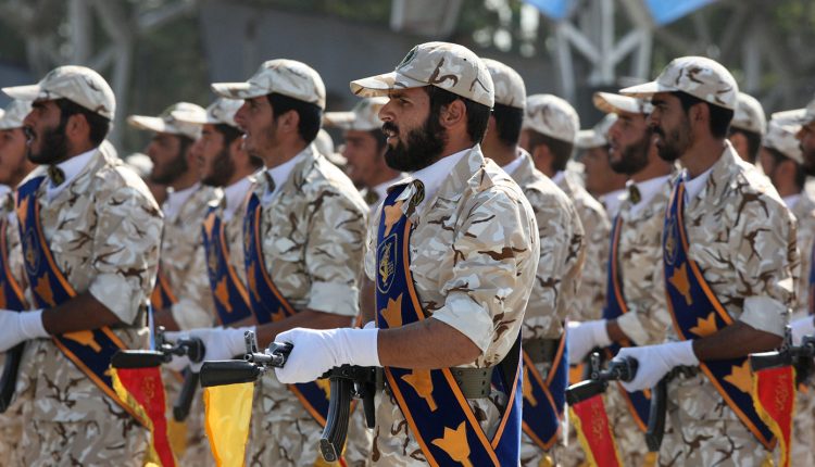 Υποναύαρχος-εν-αποστρατεία-προειδοποιεί:-«Υπάρχουν-ανενεργοί-Φρουροί-της-Επανάστασης-και-στην-Ελλάδα»