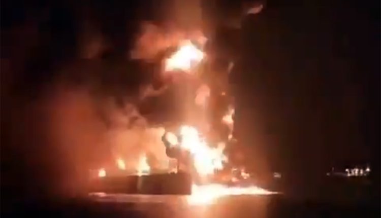 Καλά-στην-υγεία-τους-οι-22-ναυτικοί-μετά-από-επίθεση-σε-ελληνόκτητο-δεξαμενόπλοιο-στον-Περσικό