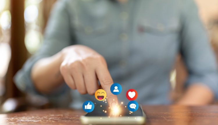 Οι-βρετανικοί-εποπτικοί-φορείς-πιέζουν-τις-πλατφόρμες-κοινωνικής-δικτύωσης-να-μπλοκάρουν-παιδιά-από-τις-υπηρεσίες-τους