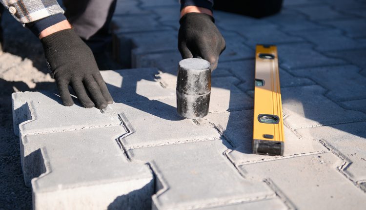 Συνεχίζονται-τα-έργα-στον-δήμο-Πειραιά-–-Ο-πεζόδρομος-της-Σχιστής-στην-Καστέλλα-αποκτά-νέα-όψη