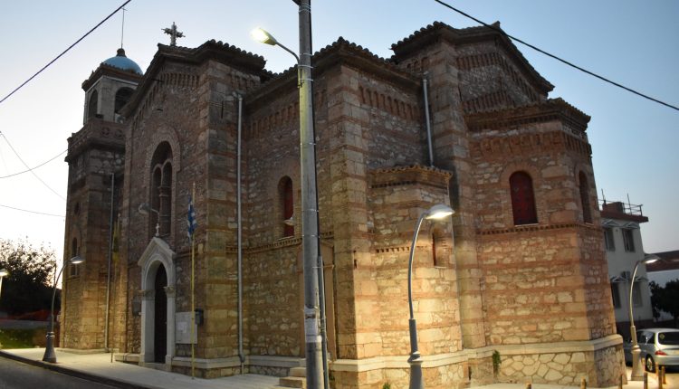 Ο-Επίσκοπος-Ρωγών-στον-Δ’-Κατανυκτικό-Εσπερινό-στο-Αίγιο