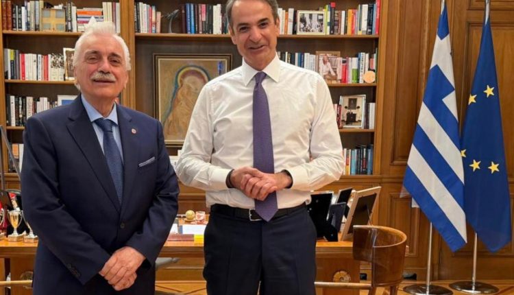 Ο-Πρόεδρος-του-Ελληνικού-Ερυθρού-Σταυρού,-dr.-Αντώνιος-Αυγερινός,-συναντήθηκε-με-τον-Πρωθυπουργό-της-Ελλάδας