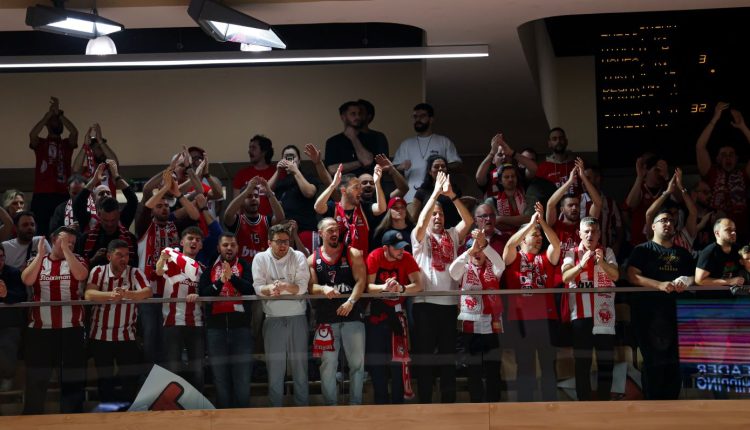 Ολυμπιακός:-Η-παρακάμερα-του-αγώνα-με-την-Μονακό-και-το-ευχαριστώ-στους-φιλάθλους