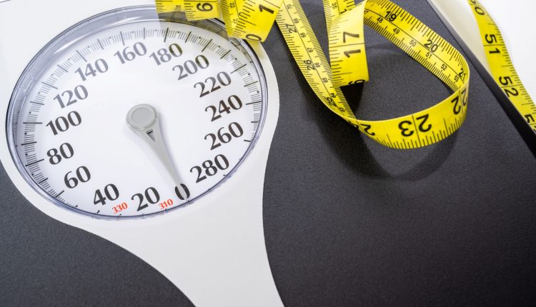 Είναι-ρεαλιστική-ή-ακόμα-και-ασφαλής-η-απώλεια-5-κιλών-σε-ένα-μήνα;-Απαντούν-ένας-γιατρός-και-ένας-γυμναστής