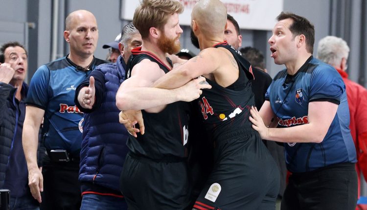 Ένταση-μεταξύ-οπαδού-του-Πανιωνίου-και-του-Φουρνιέ,-αποβλήθηκε-ο-Γάλλος