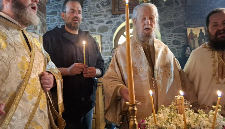 Η-Κυριακή-της-Σταυροπροσκυνήσεως-στην-Ιερά-Μονή-Αγίου-Χαραλάμπους-Λευκών-Αυλωναρίου