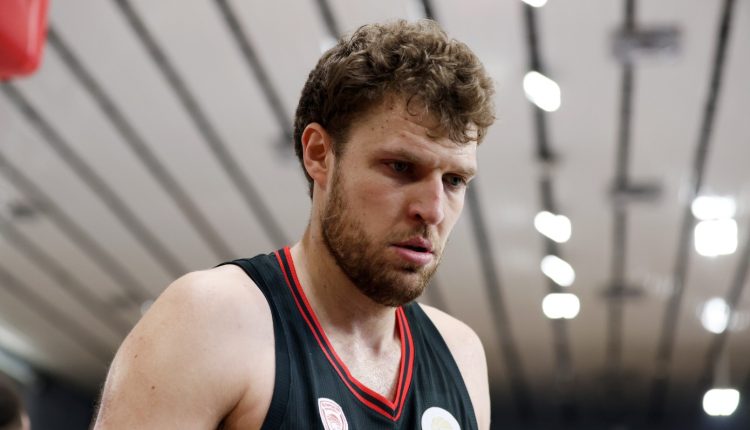 Βεζένκοβ:-Μέχρι-πότε-θα-σκοτώνονται-άνθρωποι-επειδή-δεν-αρέσει-σε-κάποιον-η-ομάδα-που-υποστηρίζει;