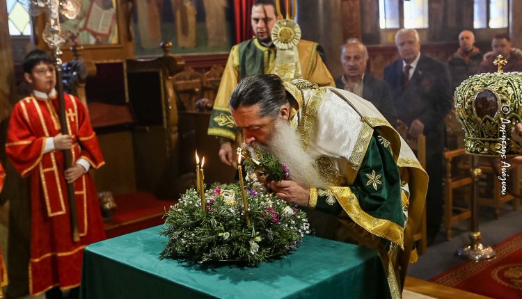 Φθιώτιδος-Συμεών:-«Ο-Σταυρός-του-Χριστού-μπορεί-να-μεταμορφώσει-τους-δικούς-μας-σταυρούς»
