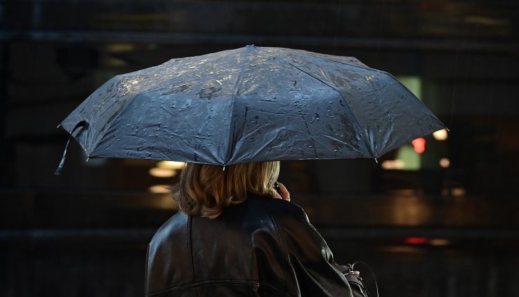 Άστατος-με-νεφώσεις,-βροχές-και-καταιγίδες-ο-καιρός-–-Ποιες-περιοχές-θα-βρεθούν-στο-επίκεντρο-και-πόσο-θα-δείξουν-τα-θερμόμετρα