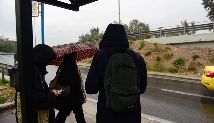 Χωρισμένη-στα-δύο-η-εβδομάδα:-Άνοιξη-μέχρι-αύριο,-χειμώνας-από-Τετάρτη-–-Έρχονται-έντονες-βροχές,-κρύο-και-χιόνια-στα-ορεινά