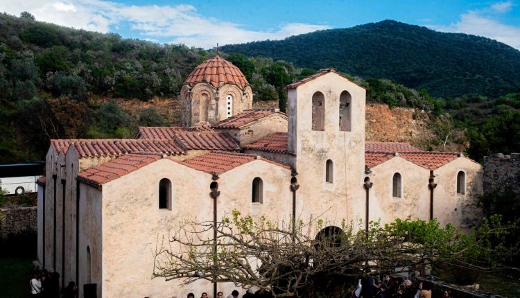 Και-φέτος-οι-Δ’-Χαιρετισμοί-στο-Ανδρομονάστηρο