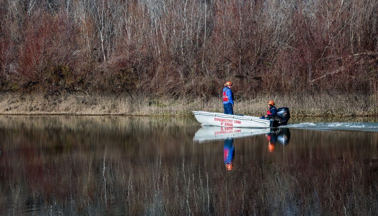 Απόπειρα-αυτοκτονίας-εκπαιδευτικού-στα-Τρίκαλα-–-Βούτηξε-στα-παγωμένα-νερά-του-Πηνειού