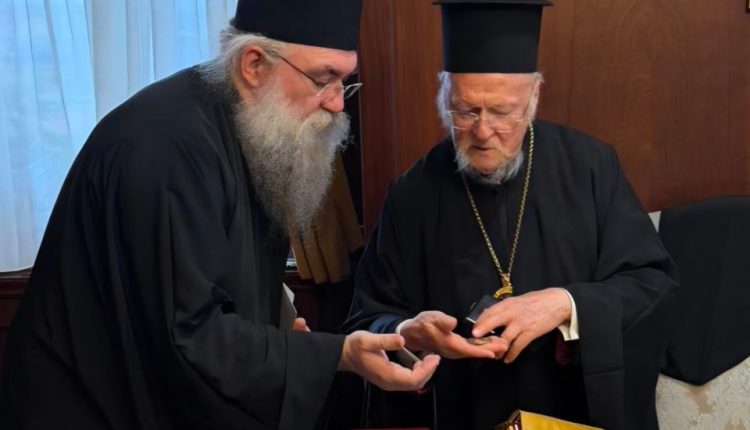 Επίσκεψη-του-Ηγουμένου-της-Ιεράς-Μονής-Εσφιγμένου-στο-Οικουμενικό-Πατριαρχείο