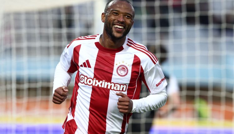 «Χρυσό-Παπούτσι»:-Ανεβαίνει-ο-Ελ-Κααμπί!