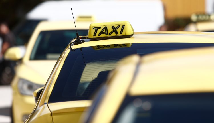 «Χειρόφρενο»-τραβούν-από-σήμερα-οι-οδηγοί-ταξί-σε-ολόκληρη-τη-χώρα