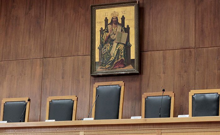 Υπουργείο-Παιδείας:-Δεν-κατεβαίνουν-οι-Ιερές-Εικόνες-από-τις-δικαστικές-αίθουσες-–-Η-Ηθική-δεν-αντικαθιστά-τα-Θρησκευτικά