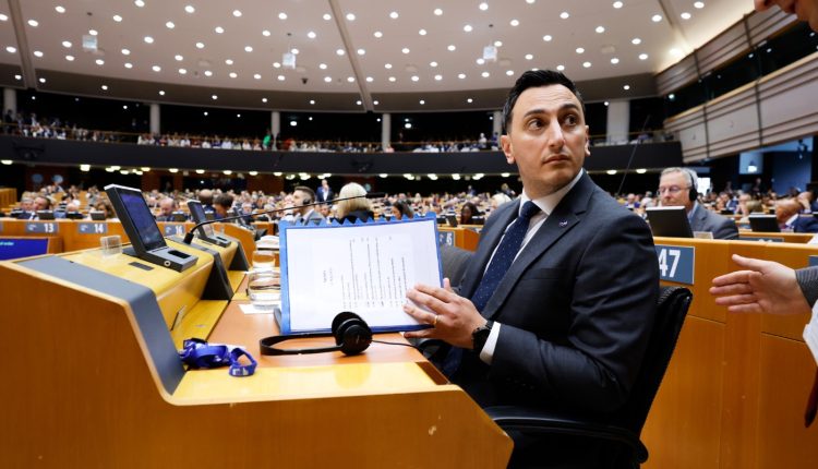 Αναταράξεις-πριν-το-Παγκόσμιο-Κύπελλο:-Η-ΕΕ-αμφισβητεί-τη-fifa-για-την-ασφάλεια-των-φιλάθλων