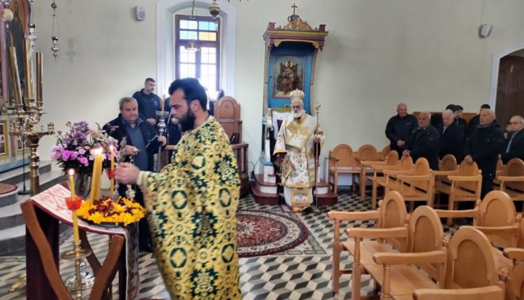 Η-Κυριακή-της-Σταυροπροσκυνήσεως-στην-Ιερά-Μητρόπολη-Αρκαλοχωρίου