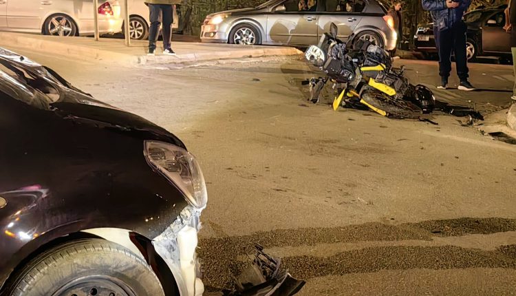 Σφοδρή-σύγκρουση-μοτοσικλέτας-με-ΙΧ-στην-Πάτρα