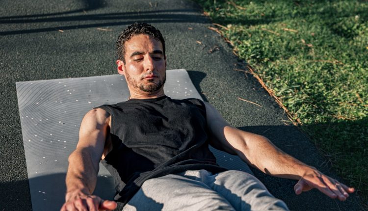 Νομίζετε-ότι-ο-κορμός-σας-είναι-δυνατός;-Δοκιμάστε-να-κρατήσετε-αυτή-τη-στάση-για-30-δευτερόλεπτα