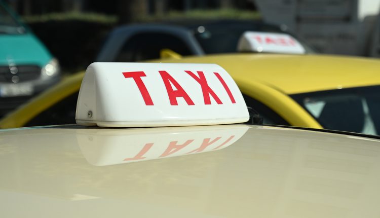 Συνεχίζουν-την-απεργία-οι-οδηγοί-ταξί-–-Κινητοποίηση-στις-11:30-στην-Αθήνα
