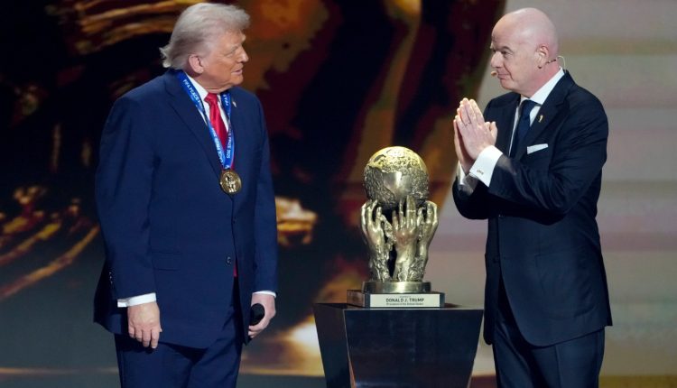 «Πυρά»-κατά-Ινφαντίνο-για-το-Κύπελλο-Αφρικής:-Σκιές-στην-απονομή-στο-Μαρόκο