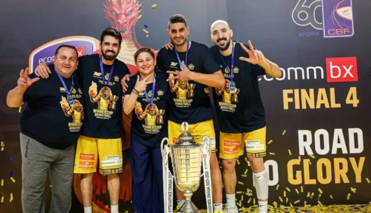 Η-Κάλια-Παπαδοπούλου-γράφει-ιστορία:-Πρώτη-γυναίκα-προπονήτρια-στην-Ευρώπη-με-τίτλο-στους-άνδρες