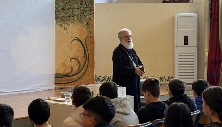 Το-6ο-Γυμνάσιο-Ιλίου-επισκέφθηκε-ο-Μητροπολίτης-Αθηναγόρας