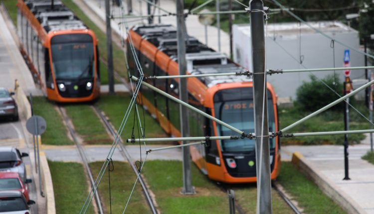 Σε-λειτουργία-από-σήμερα-οι-στάσεις-Τραμ-«Λ.-Βουλιαγμένης»,-«Ζάππειο»-και-«Σύνταγμα»