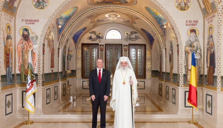 Ο-νέος-Πρέσβης-των-ΗΠΑ-στο-Βουκουρέστι-στον-Πατριάρχη-Δανιήλ