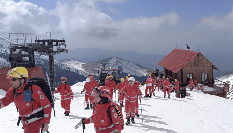 Ο-Ελληνικός-Ερυθρός-Σταυρός-διοργάνωσε-εντυπωσιακή-διασωστική-εκπαίδευση-επιβίωσης-και-διάσωσης-στον-Όλυμπο