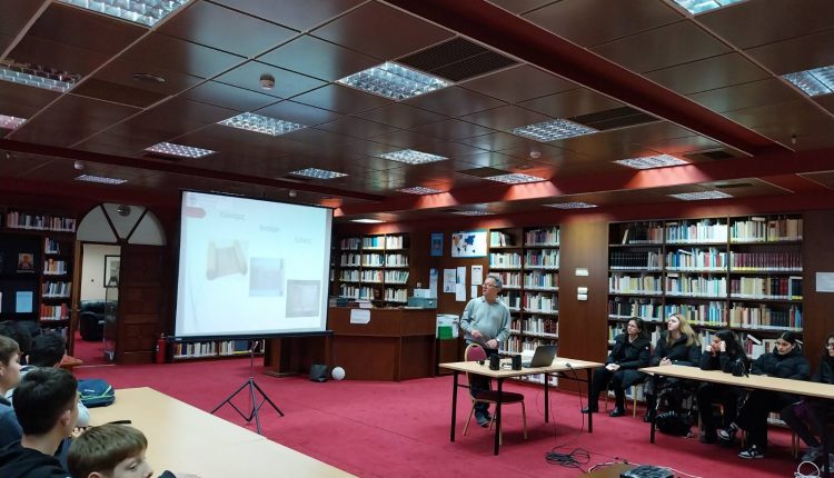 Μαθητές-από-το-2ο-Γυμνάσιο-Χολαργού-στο-Διορθόδοξο-Κέντρο-της-Εκκλησίας-της-Ελλάδος