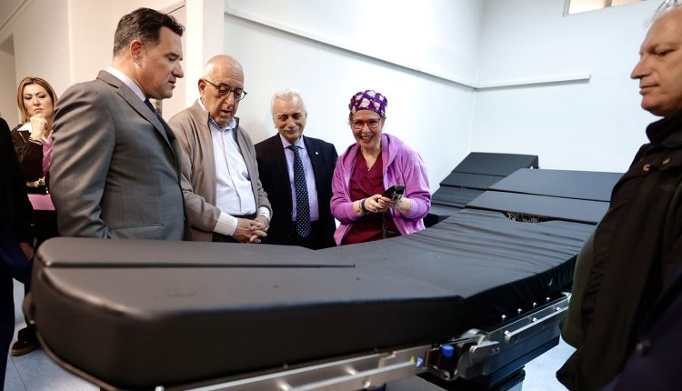 Τελετή-εγκαινίων-τεσσάρων-υπερσύγχρονων-χειρουργικών-τραπεζών-στο-ΓΝΑ.-«Κοργιαλένειο-–-Μπενάκειο»