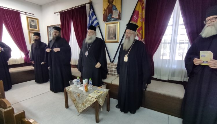 o-Επίσκοπος-Μπουκόμπας-ομιλητής-στις-ιερατικές-συνάξεις-της-Ιεράς-Μητροπόλεως-Παροναξίας