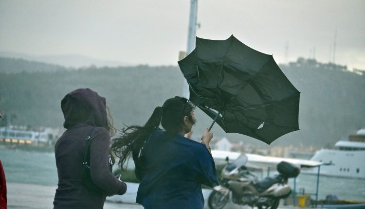 Η-απίστευτη-ανάρτηση-του-μετεωρολόγου-Κολυδά-με-άρωμα-Παπάζογλου-–-Τί-σημαίνει-το-«φυσάει-βοριάς-από-το-νοτιά»