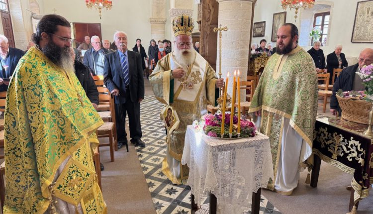 Η-Κυριακή-της-Σταυροπροσκυνήσεως-στον-Ιερό-Ναό-Τιμίου-Σταυρού-στον-Χανδρά-Σητείας