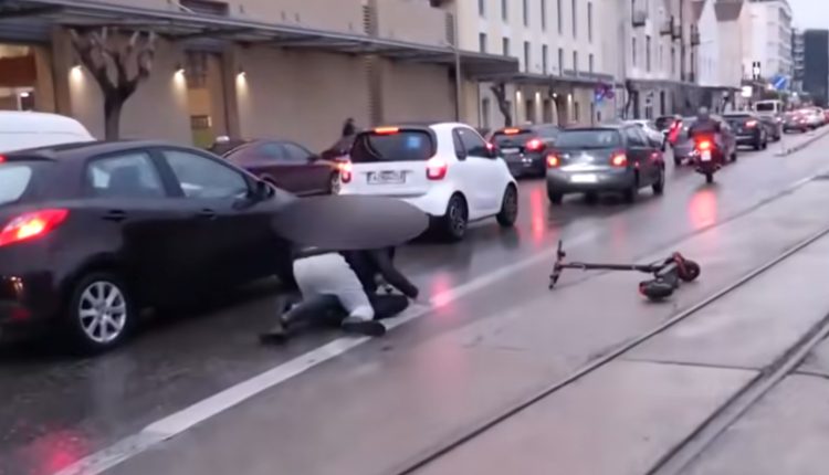 Πιτσιρικάδες-στην-Πάτρα-έφαγαν-τούμπα-με-πατίνι-σε-ζωντανή-μετάδοση