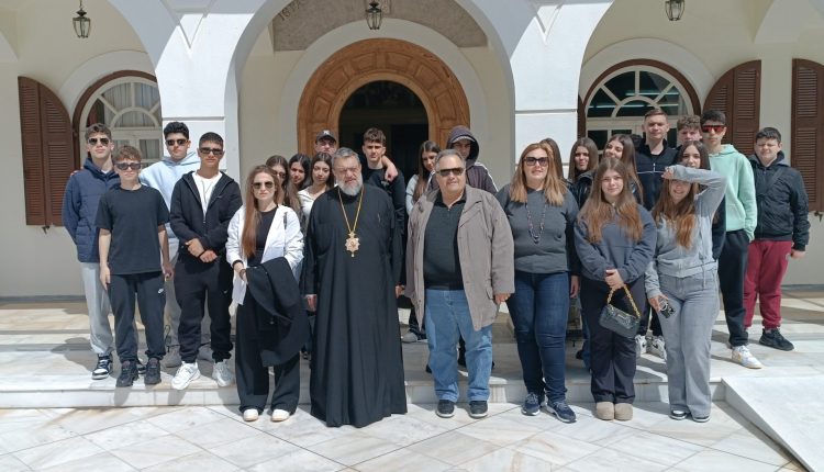 Μαθητές-Γυμνασίου-από-τη-Ζάκυνθο-στον-Μητροπολίτη-Μεσσηνίας