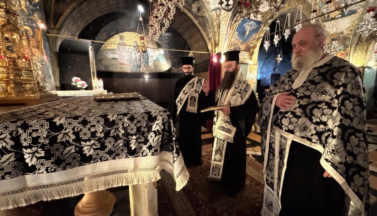 Τρισάγιο-για-τον-μακαριστό-Πατριάρχη-Γεωργίας-Ηλία-στον-Φρικτό-Γολγοθά
