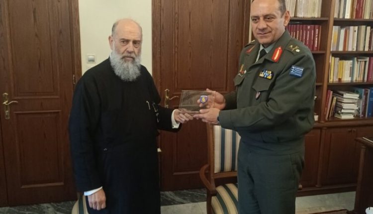 Συνάντηση-Μητροπολίτη-Θεσσαλιώτιδος-με-τον-νέο-Διοικητή-της-Σχολής-Μονίμων-Υπαξιωματικών