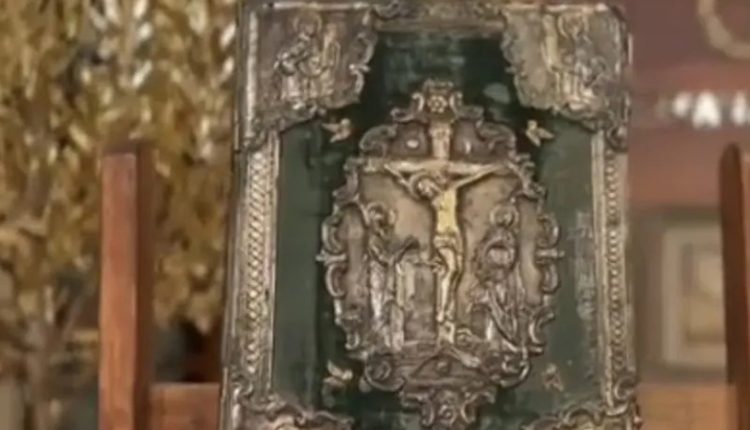 Συνελήφθη-έμπορος-τέχνης-για-αρχαιοκαπηλία-–-Προσπάθησε-να-πουλήσει-Ευαγγέλιο-του-18ου-αιώνα