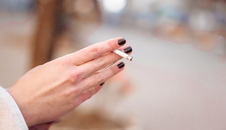 Τέλος-η-πώληση-καπνικών-προϊόντων-και-αλκοόλ-σε-ανηλίκους-στην-Ελλάδα:-Σε-εφαρμογή-η-επαλήθευση-ηλικίας-μέσω-gov.gr-wallet-και-του-kids-wallet