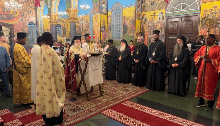 Ο-Πατριάρχης-Αλεξανδρείας-έψαλλε-τους-Χαιρετισμούς-στην-Κινσάσα