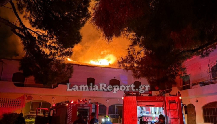 Λαμία:-Φωτιά-σε-κτήριο,-εγκλωβίστηκαν-άτομα
