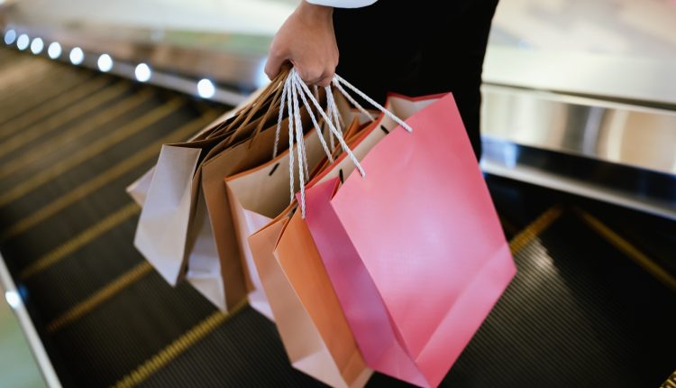 shopping-therapy:-Μπορεί-όντως-να-μας-βοηθήσει-ψυχολογικά-μια-βόλτα-στα-μαγαζιά;