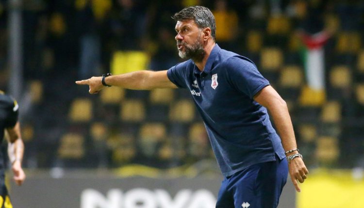 Πρώην-προπονητής-του-Πανσερραϊκού-επιτέθηκε-στον-πρόεδρο-της-ομάδας-του