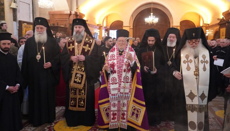 Ο-Οικουμενικός-Πατριάρχης-προέστη-της-εξοδίου-Ακολουθίας-του-μακαριστού-Πατριάρχη-Γεωργίας